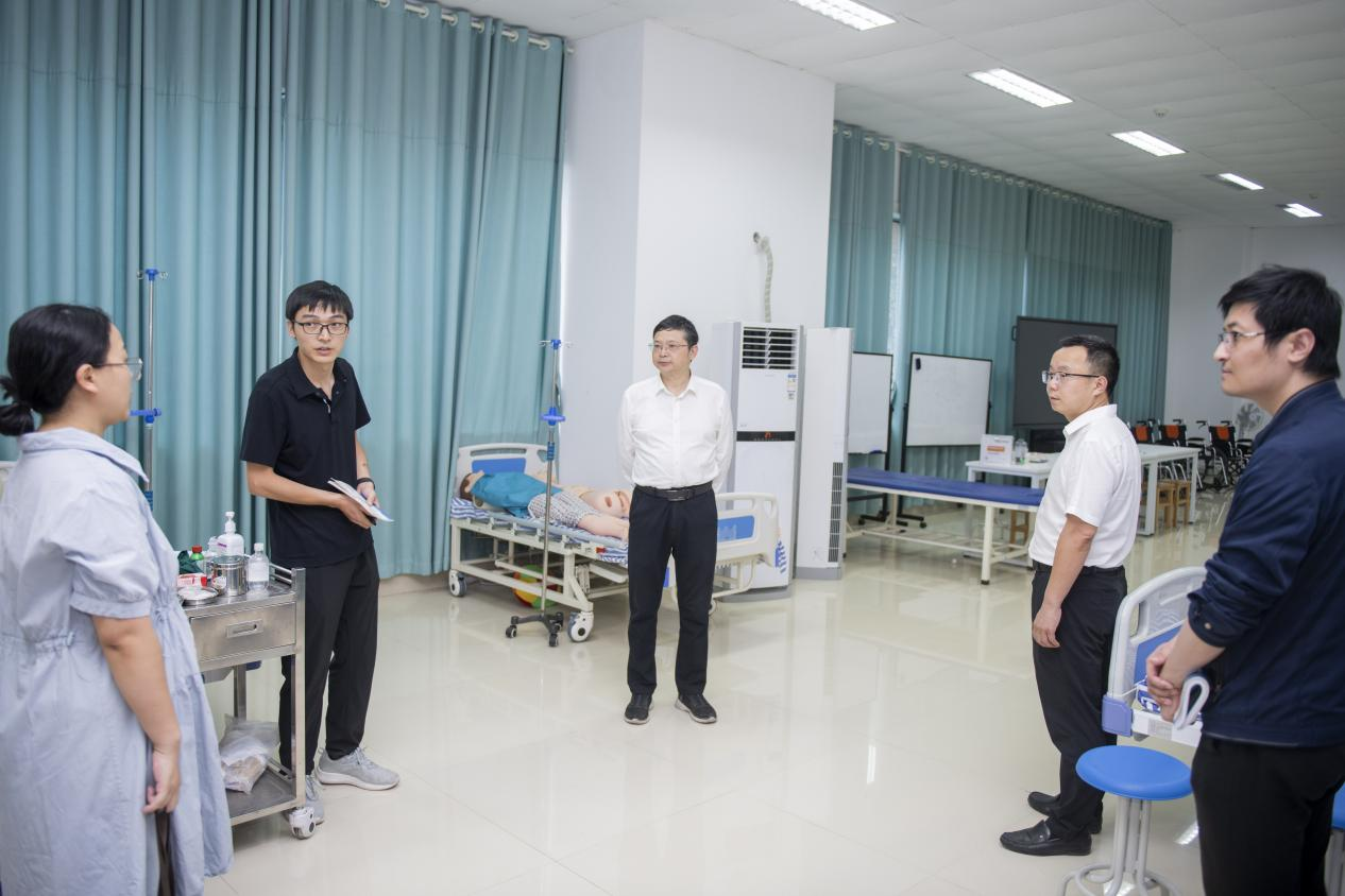 <h3>13</h3><p>2025-10</p>