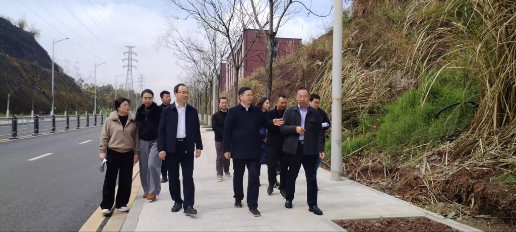 <h3>24</h3><p>2026-03</p>