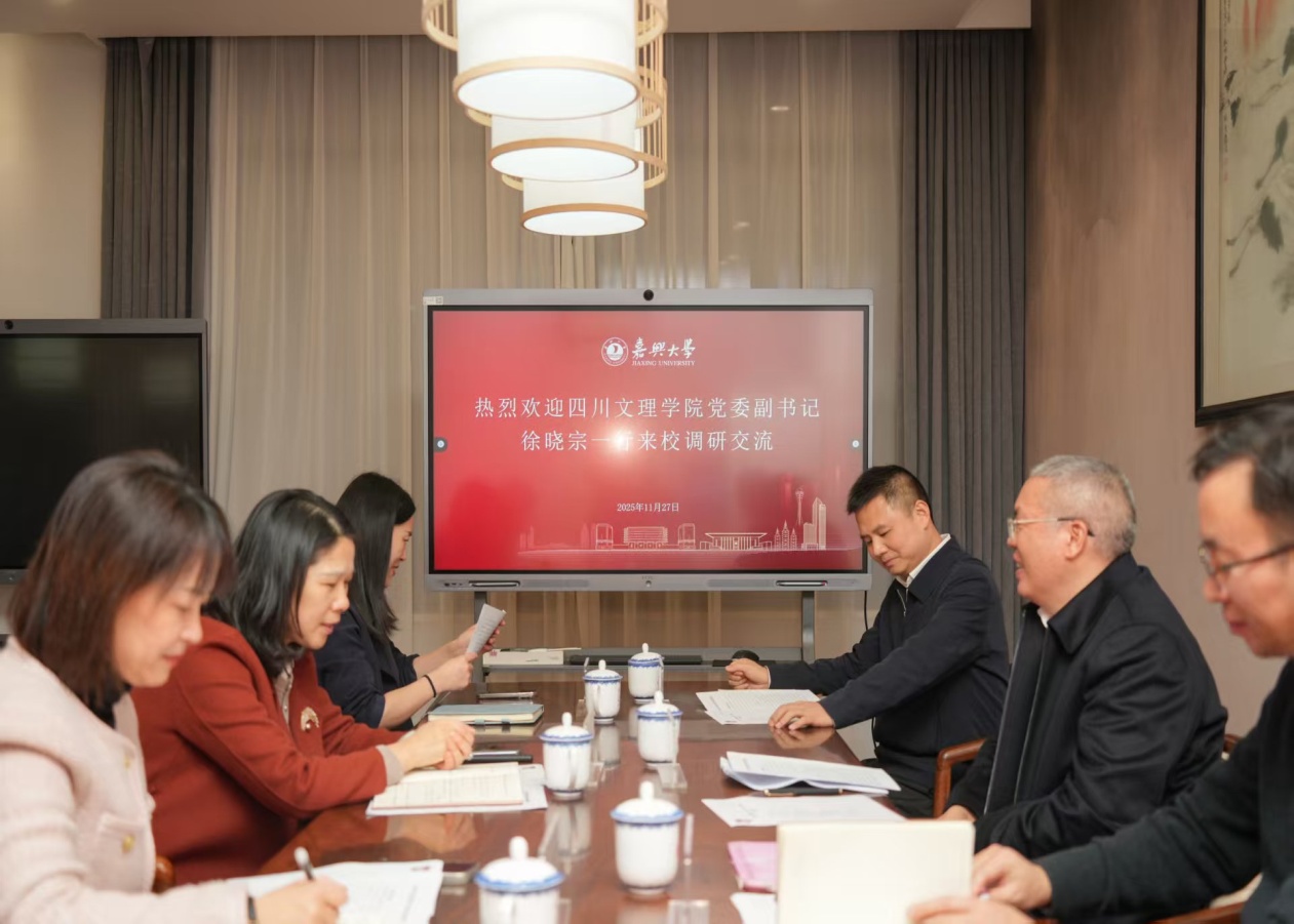 <h3>01</h3><p>2025-12</p>