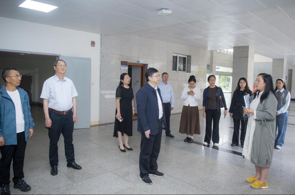 <h3>29</h3><p>2026-04</p>